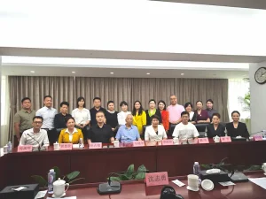 沈志勇教授與馬曉年教授於北京國家衛健委會議室參與學術研討大合影